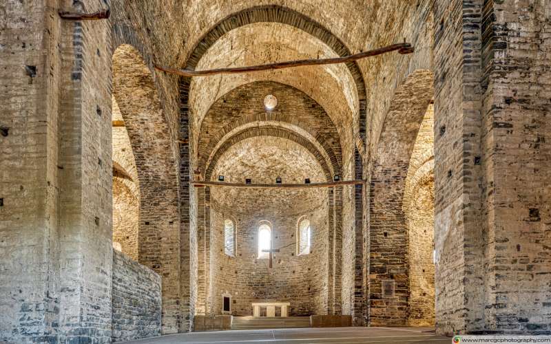 Sant Pere de Casserres Monastery, Church (Catalonia) Free 4K HD Wallpaper