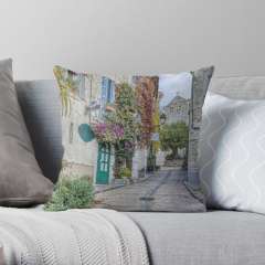 Rue Droite (Le Castellet, France) - Throw Pillow