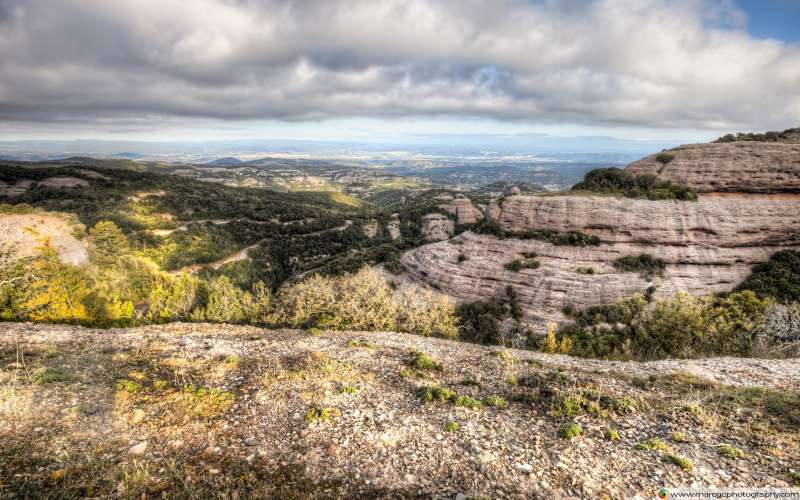 The views from Montcau's hillside Free 4K HD Wallpaper